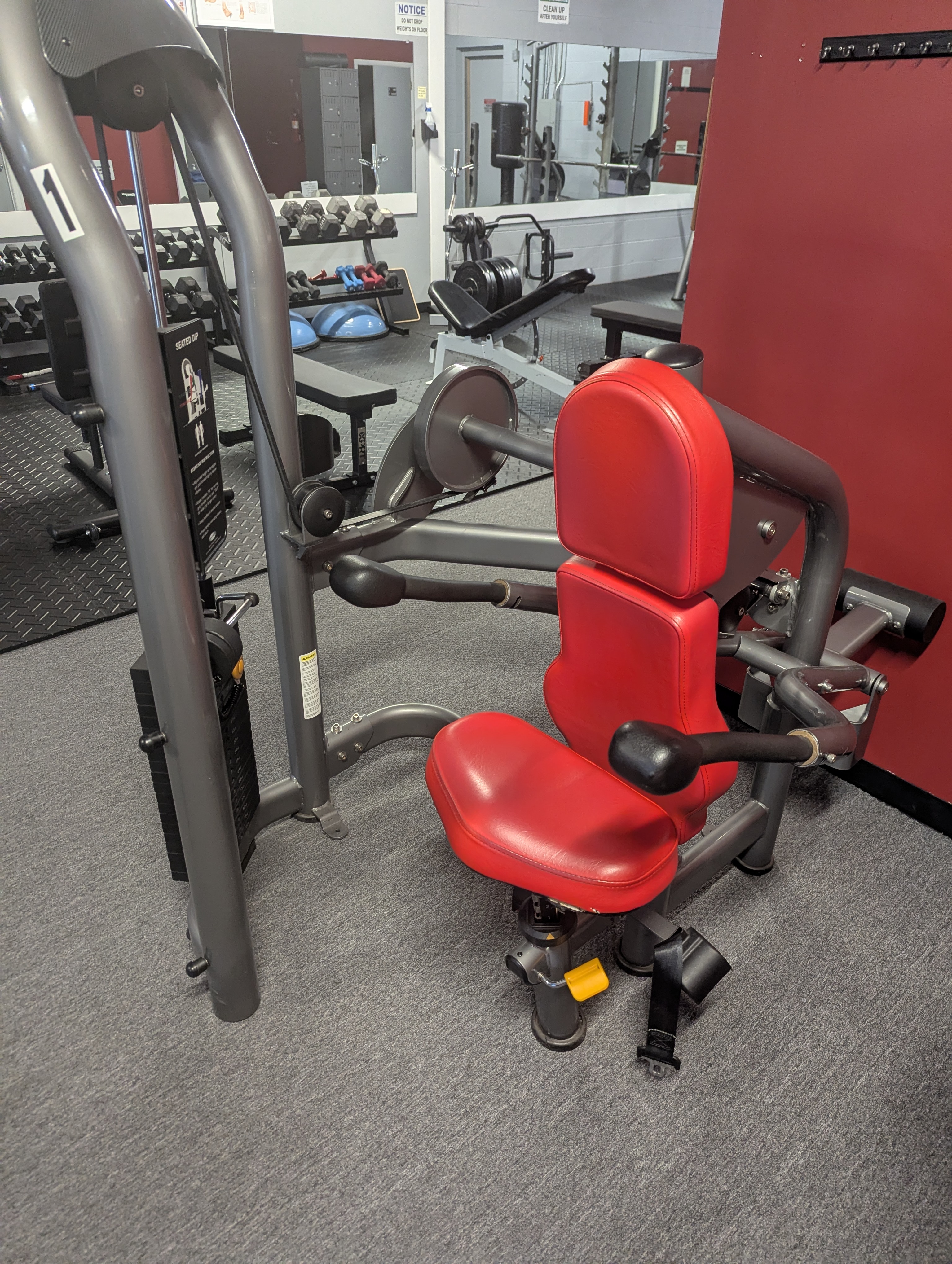 Shoulder press machine